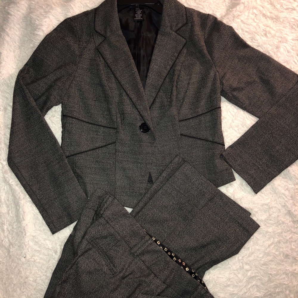 Ladies Pants Suit With Wide Leg